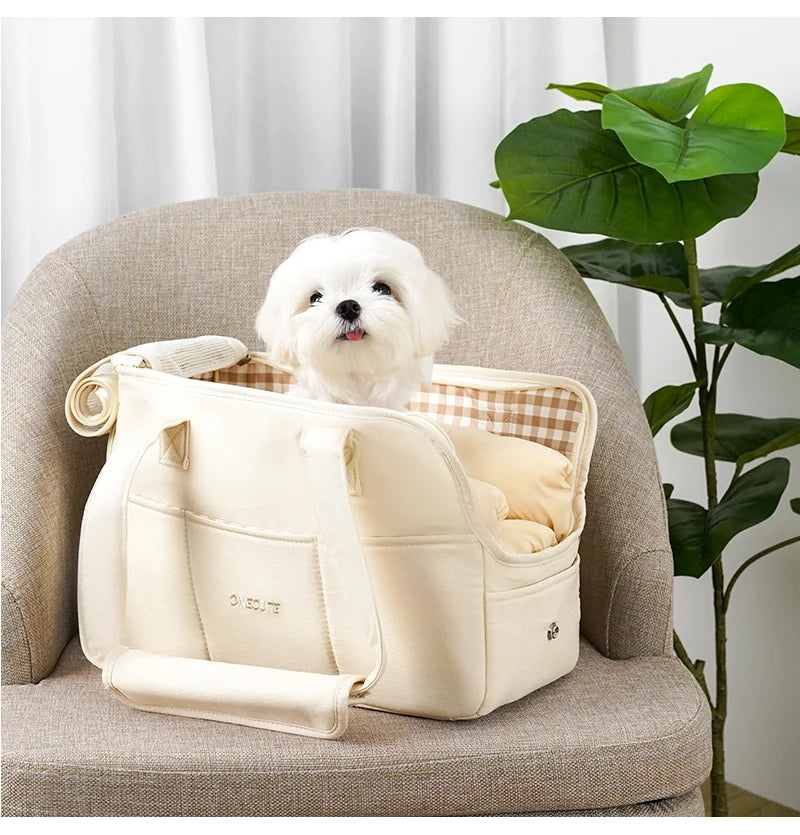 Pets go out and pack