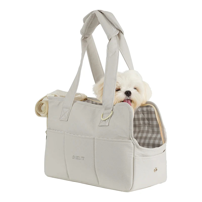 Pets go out and pack