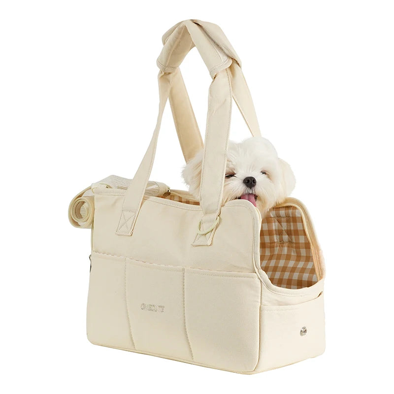 Pets go out and pack